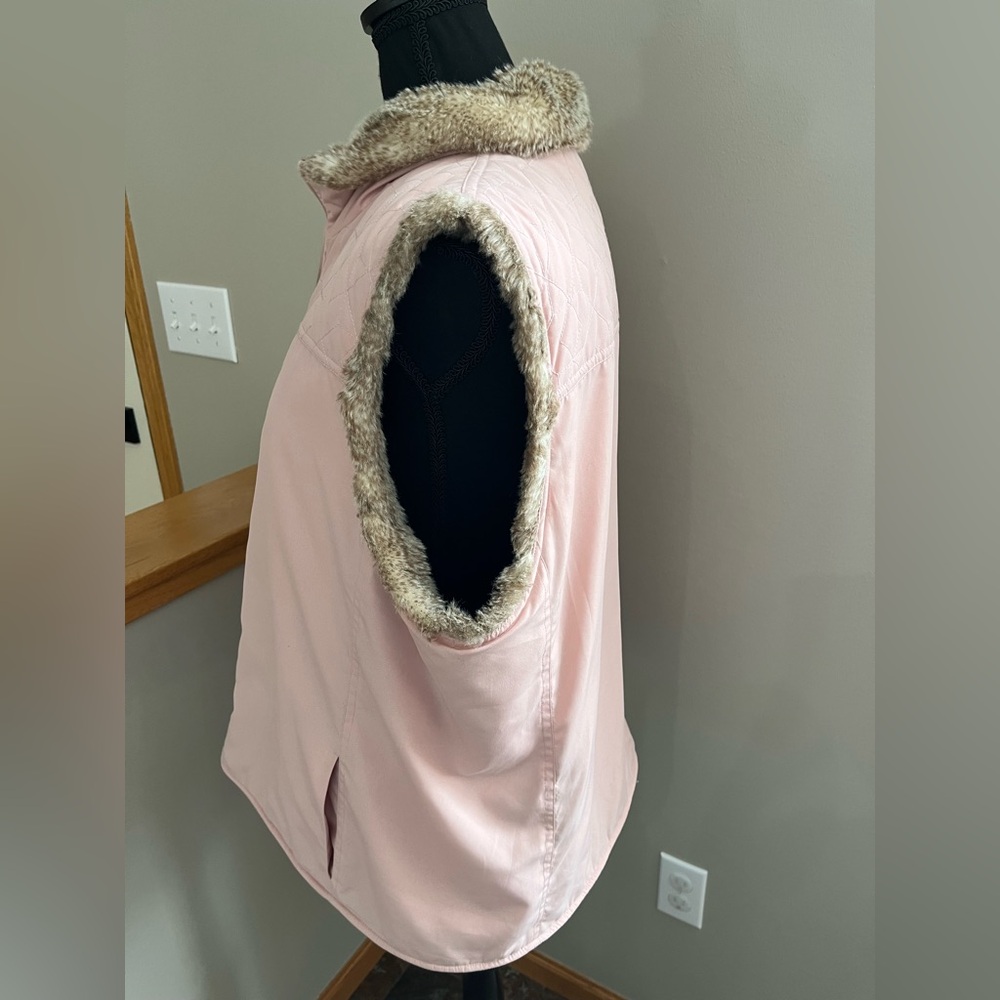 Women's Koret pale pink faux fur lined sleeveless zippered vest. Size XL - Picture 4 of 11